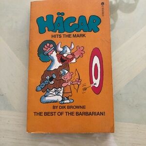 Hägar Hits The Mark Orange Comic Book - Dik Browne